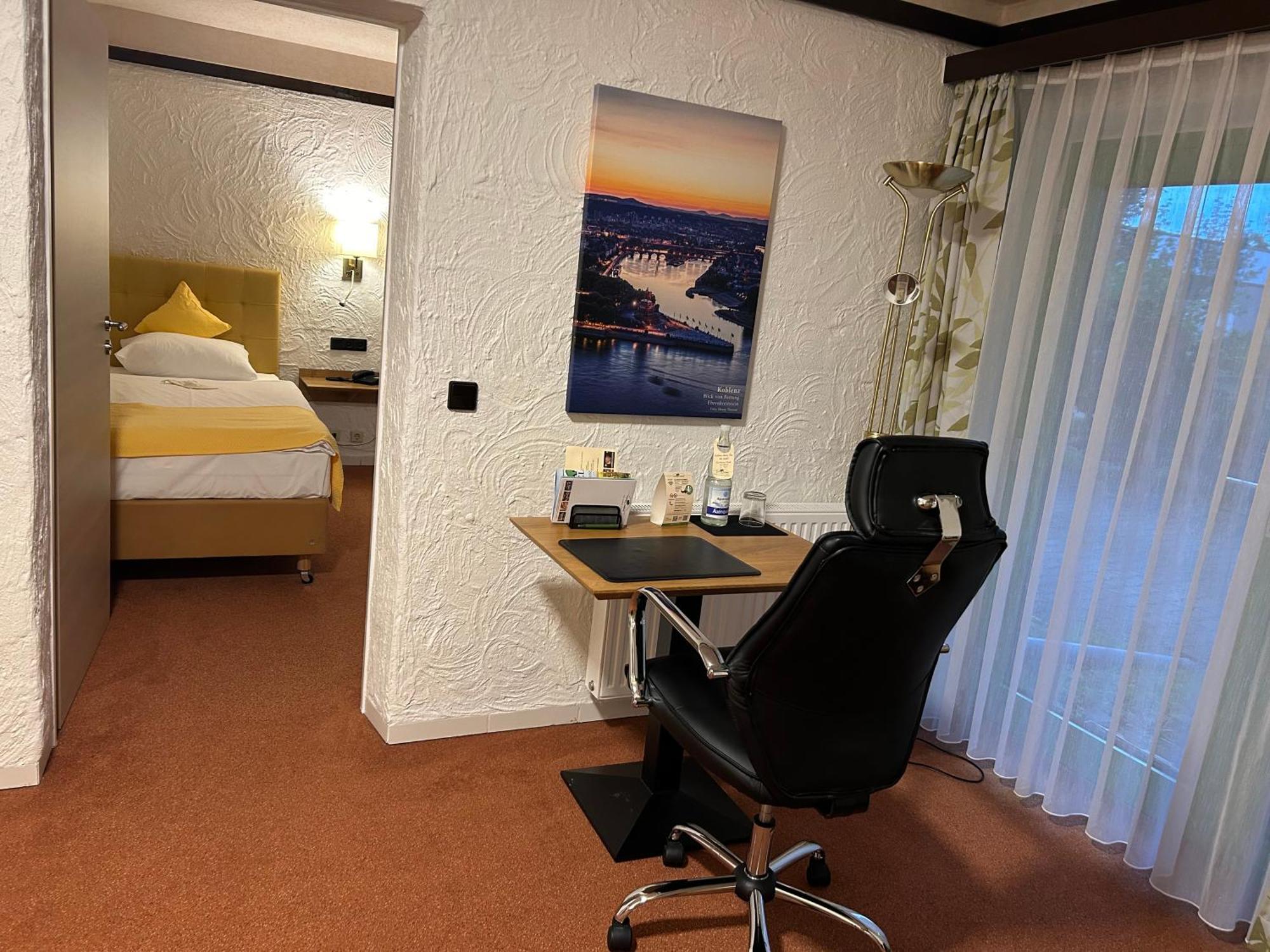 Contel Hotel Koblenz  Bagian luar foto