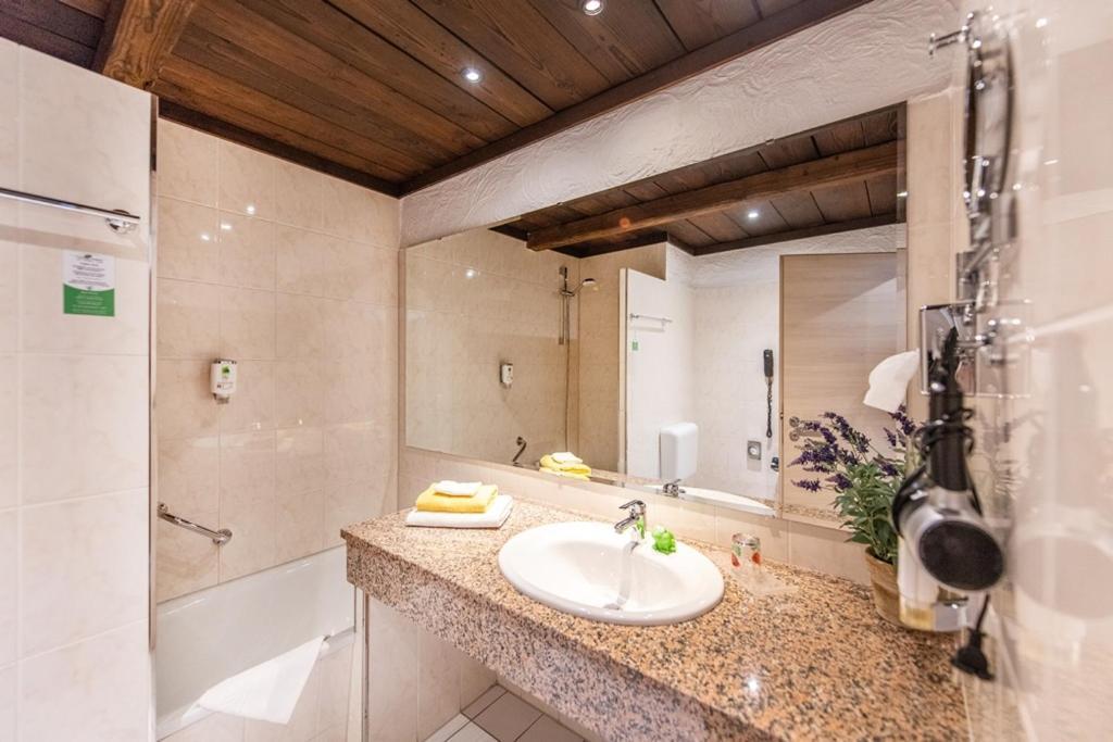 Contel Hotel Koblenz  Bagian luar foto